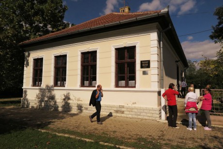 Češko Selo - bývalá česká škola (1)