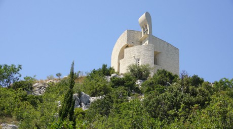 2017_07_Chorvatsko-Vodice_vrch Okit_133 m_kostel Matky Boží Karmelské (2)