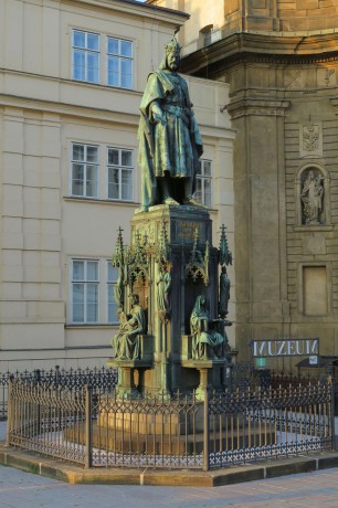 Praha_pomník Karla IV.