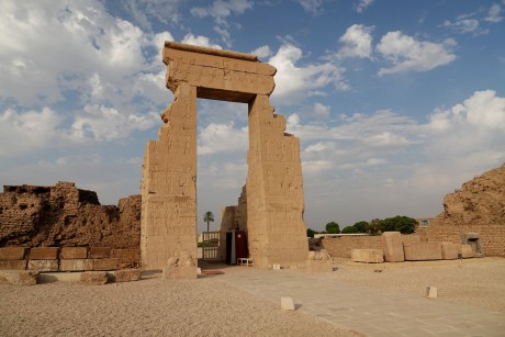 Egypt_Dendera_chrám bohyně Hathor_chrámový okrsek_2022_10_0002