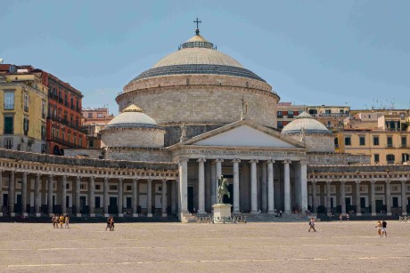 025_Neapol_ Piazza del Plebiscito_Bazilika svatého Františka z Pauly (1)_result