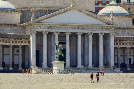 025_Neapol_ Piazza del Plebiscito_Bazilika svatého Františka z Pauly (2)_result