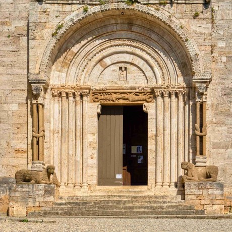 San Quirico d'Orcia_kolegiátní kostel sv. Kyrika a Julity (2)_result