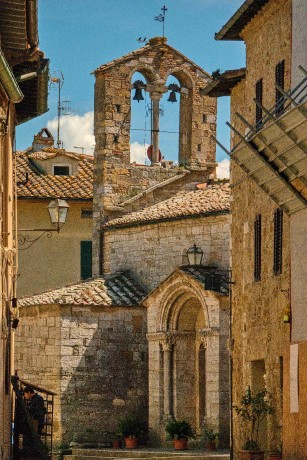 San Quirico d'Orcia_kostel Nanebevzetí Panny Marie (1_1)_result