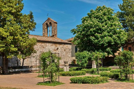 San Quirico d'Orcia_kostel Nanebevzetí Panny Marie (1_1_1)_result