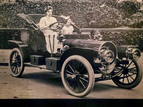 Heydar Aliev Center_klasické automobily_ 2026_02_11_010