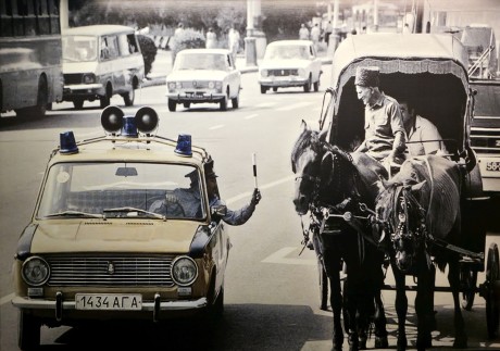 Heydar Aliev Center_klasické automobily_ 2026_02_11_014