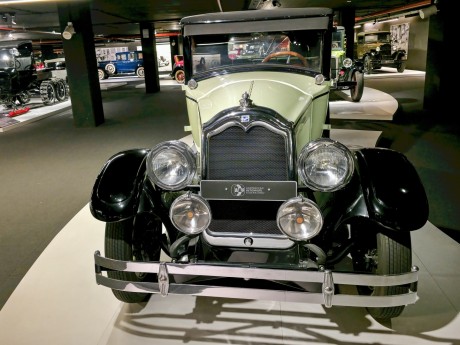 Heydar Aliev Center_klasické automobily_ 2026_02_11_019