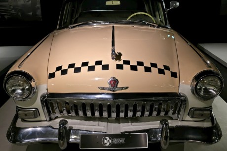 Heydar Aliev Center_klasické automobily_ 2026_02_11_032