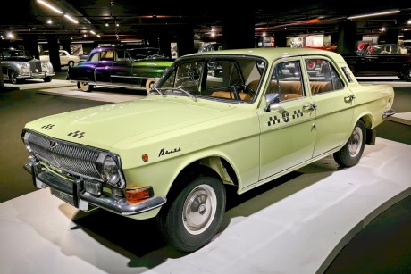 Heydar Aliev Center_klasické automobily_ 2026_02_11_046