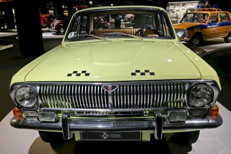 Heydar Aliev Center_klasické automobily_ 2026_02_11_047