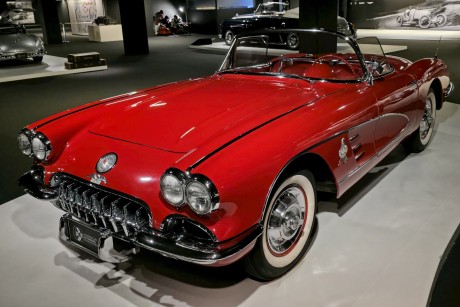 Heydar Aliev Center_klasické automobily_ 2026_02_11_055