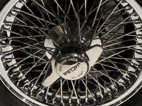 Heydar Aliev Center_klasické automobily_ 2026_02_11_062