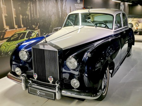 Heydar Aliev Center_klasické automobily_ 2026_02_11_068