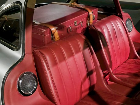 Heydar Aliev Center_klasické automobily_ 2026_02_11_070