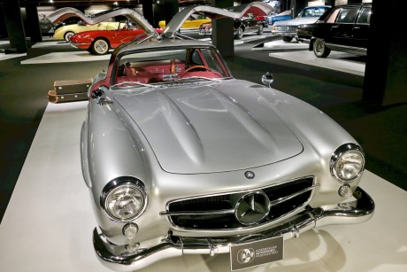 Heydar Aliev Center_klasické automobily_ 2026_02_11_071