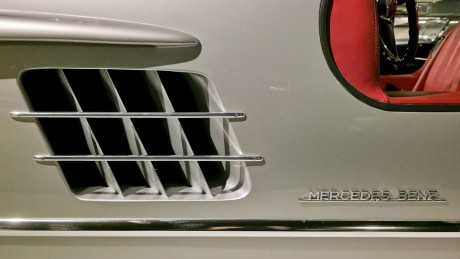 Heydar Aliev Center_klasické automobily_ 2026_02_11_072