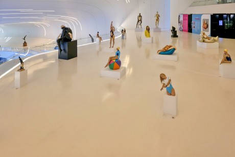 Heydar Aliyev Center_Carole Feuerman (001_1)