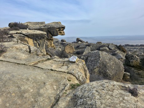 2026_02_03_Qobustan_skalní rytiny_010
