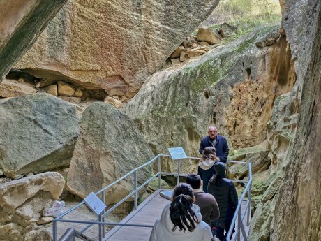2026_02_03_Qobustan_skalní rytiny_026