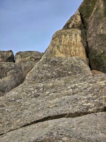 2026_02_03_Qobustan_skalní rytiny_032