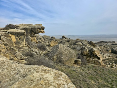 2026_02_03_Qobustan_skalní rytiny_046