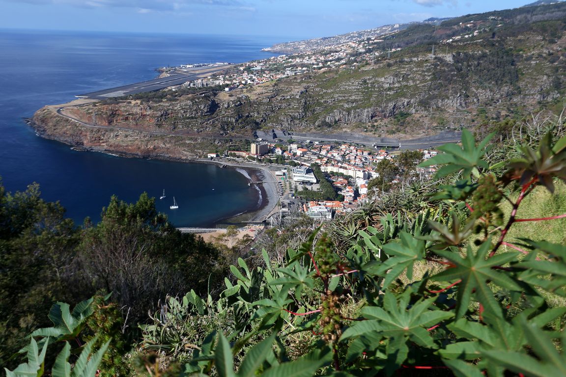 Madeira_2015_08_02 (5)_Machico_zátoka a letiště