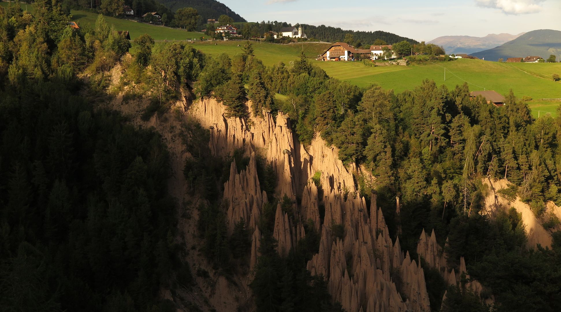 Rittenské zemní pyramidy (1)