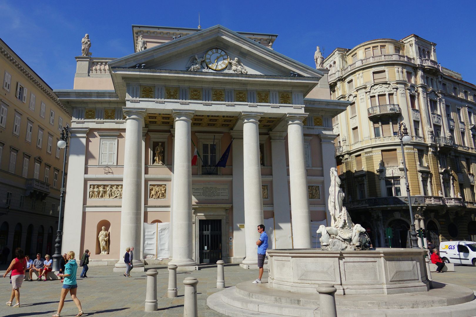 Terst_Piazza della Borsa_budova staré burzy