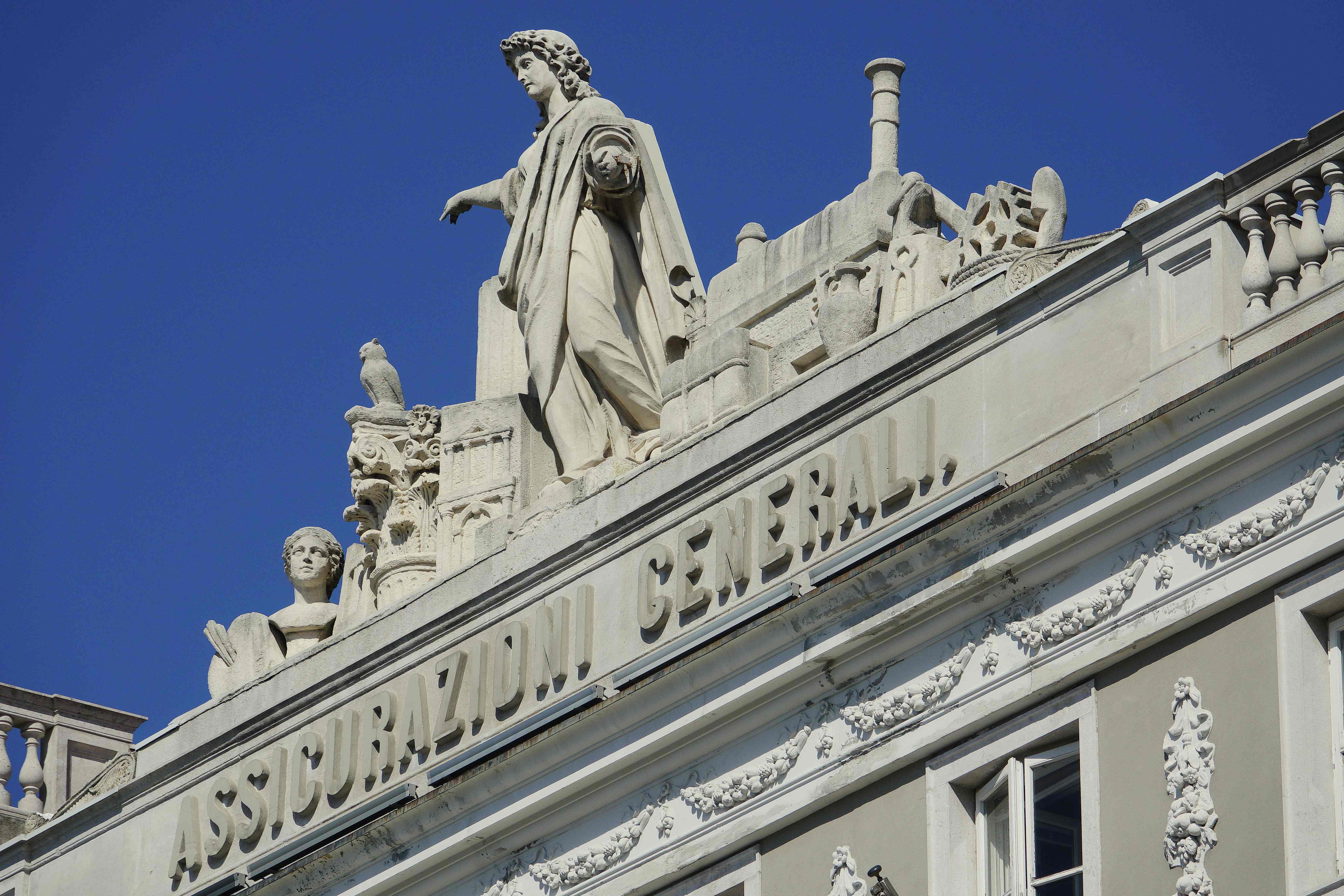 Terst_Piazza Unità d'Italia_Palazzo Strati_1839_detail sousoší