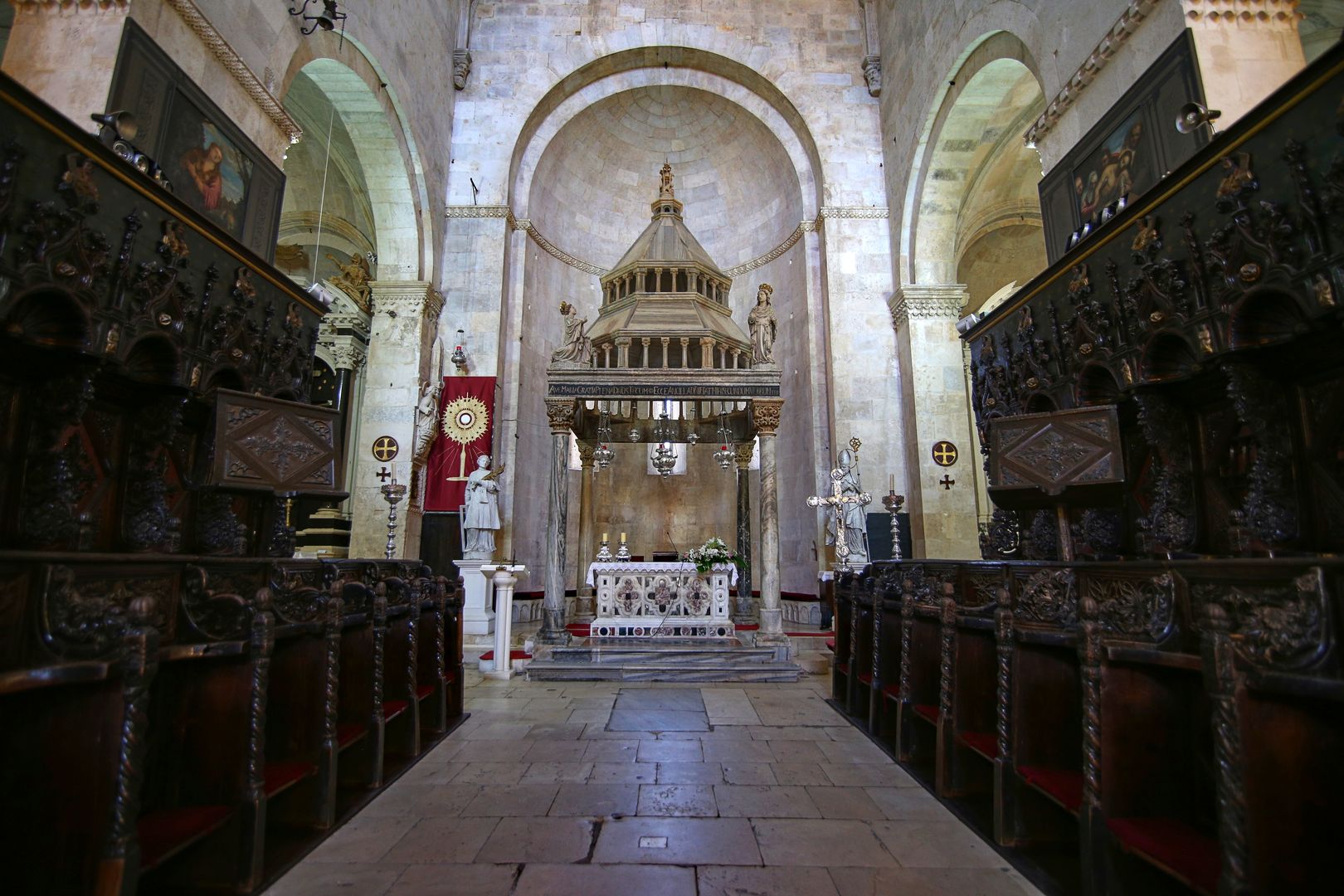 2017_07_Chorvatsko_Trogir_katedrála sv. Vavřince_Sveti Lovre (5)