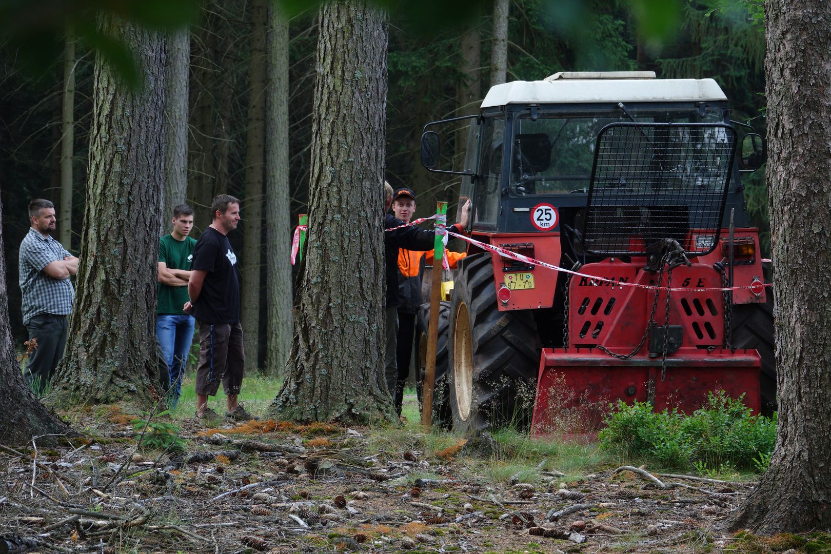 2018_06_Závěrečné zkoušky_Lesní mechanizátor_46