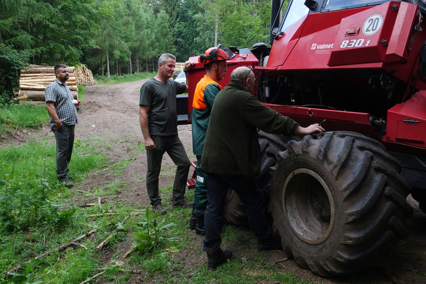 2018_06_Závěrečné zkoušky_Lesní mechanizátor_64