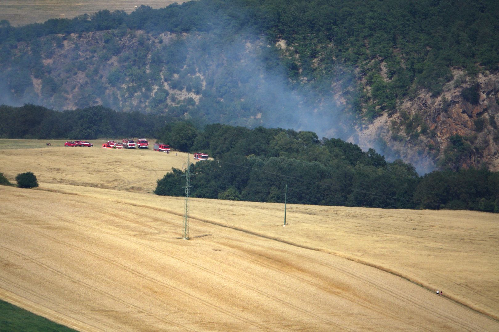 2018_07_04_Lovoš_na vrcholu_požár_03