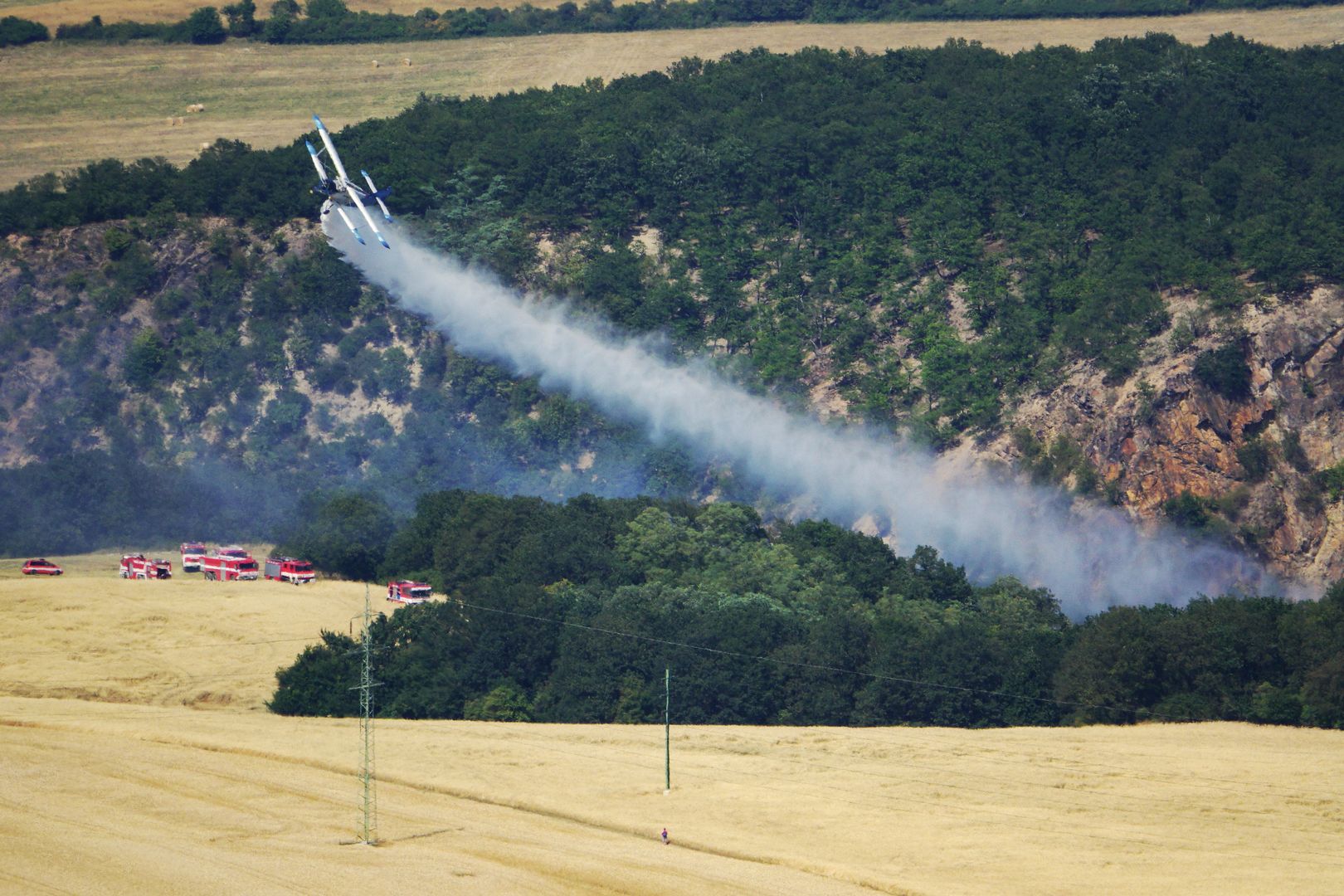 2018_07_04_Lovoš_na vrcholu_požár_04