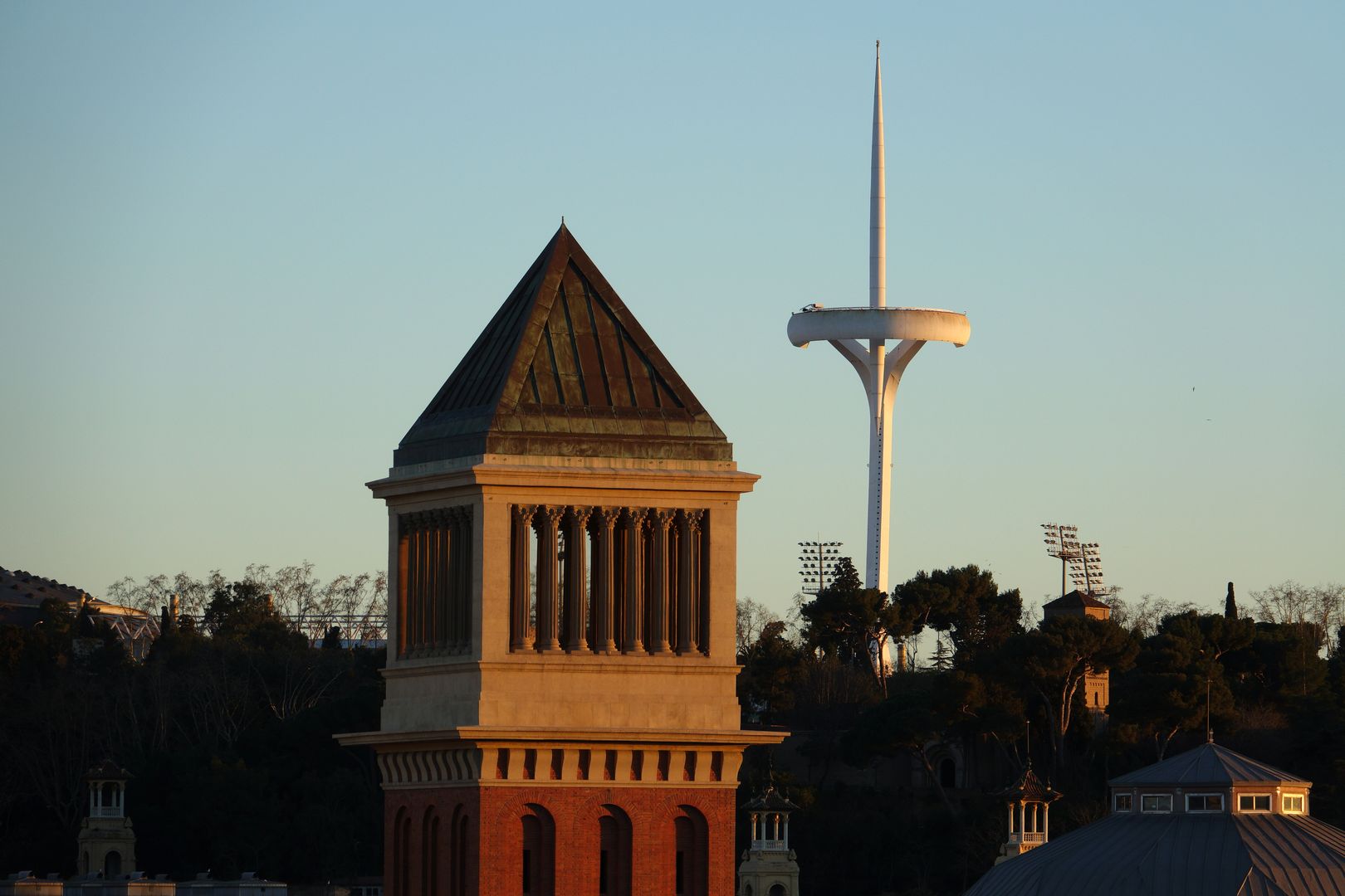 Barcelona_komunikační věž Montjuic (2)