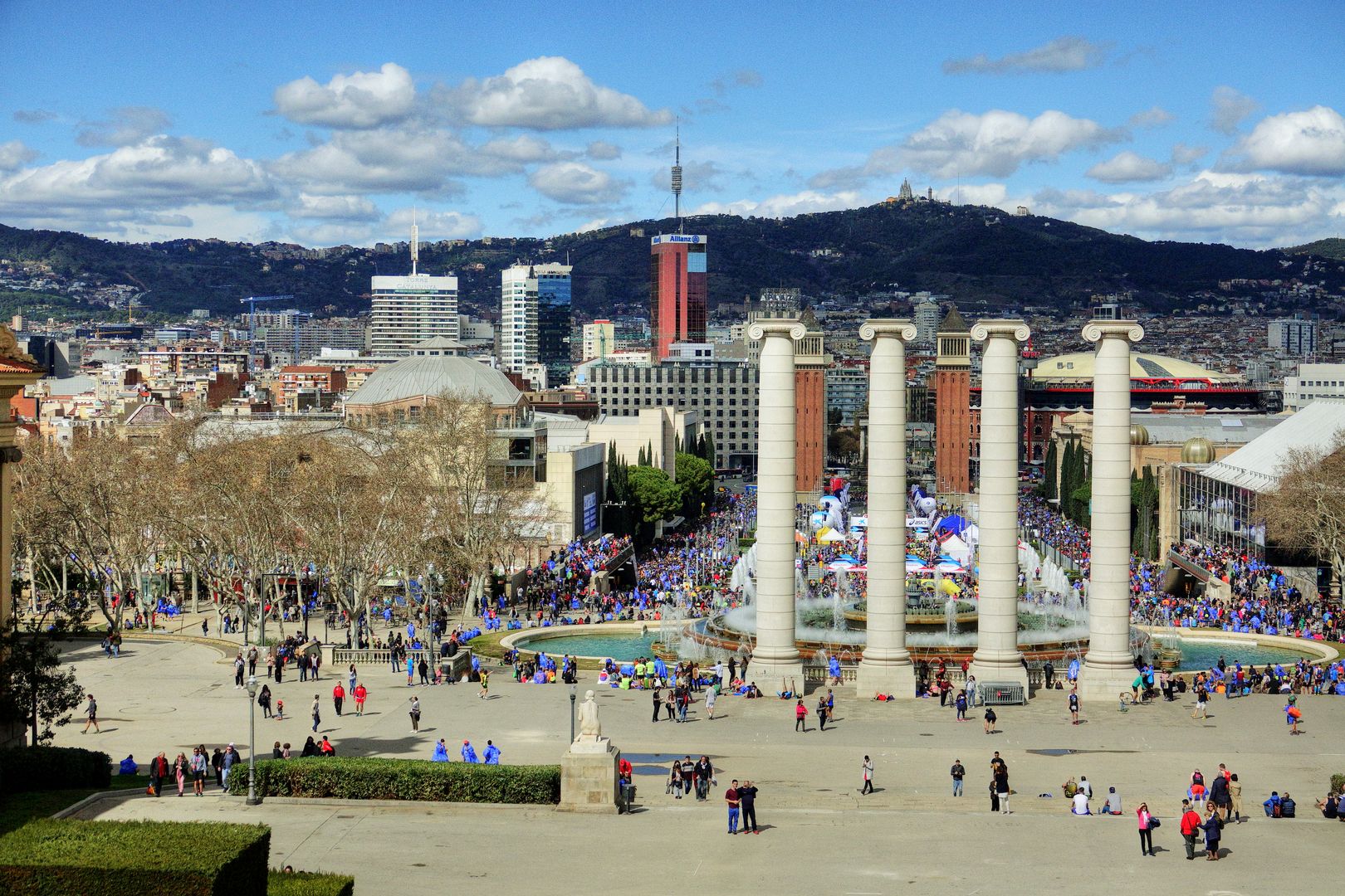 Barcelona_Plaça de Josep Puig i Cadafalch_kaskády (2)