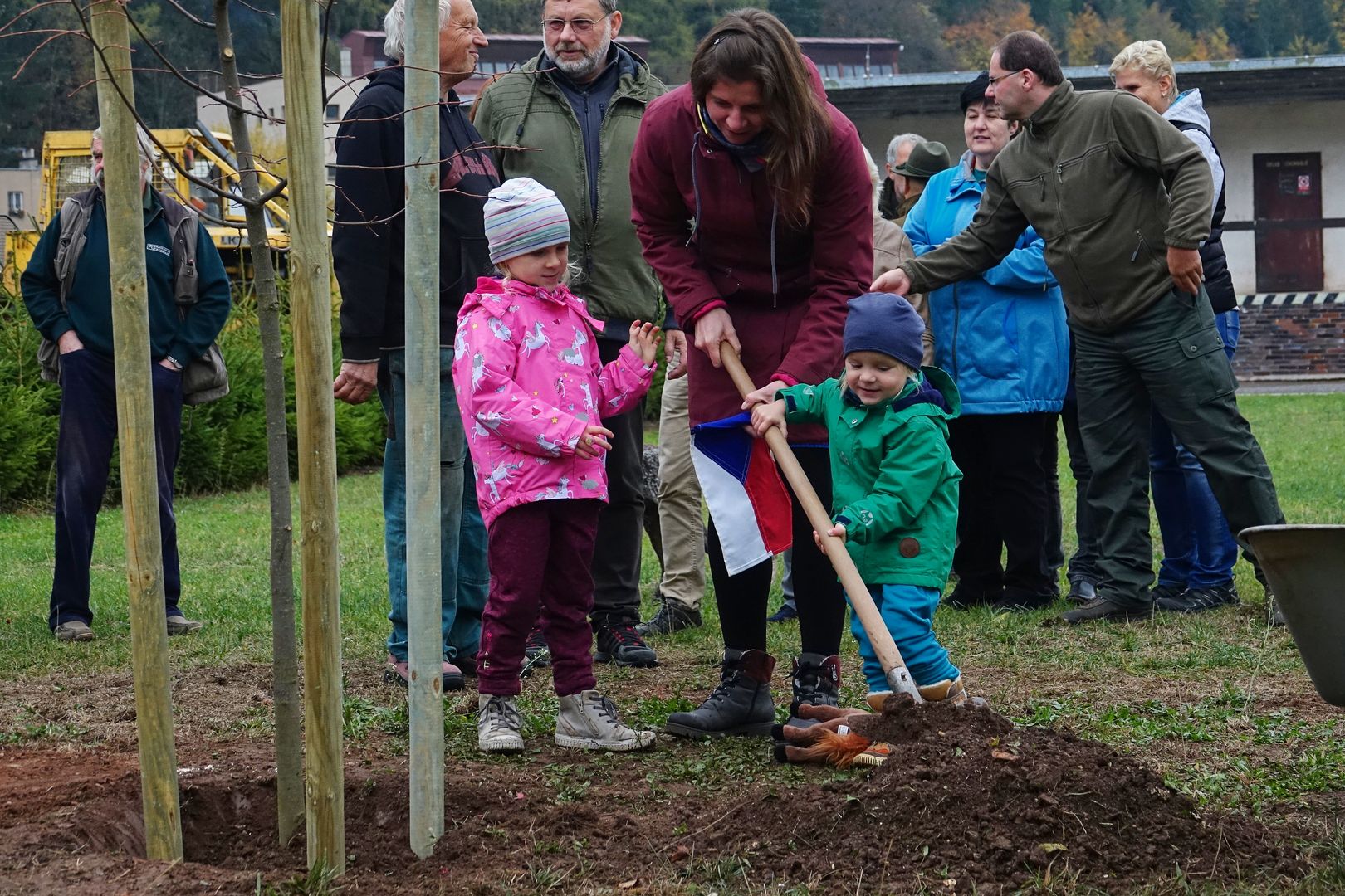 2018_10_26_Výsadba památné lípy na školním polesí České lesnické akademie Trutnov (16)