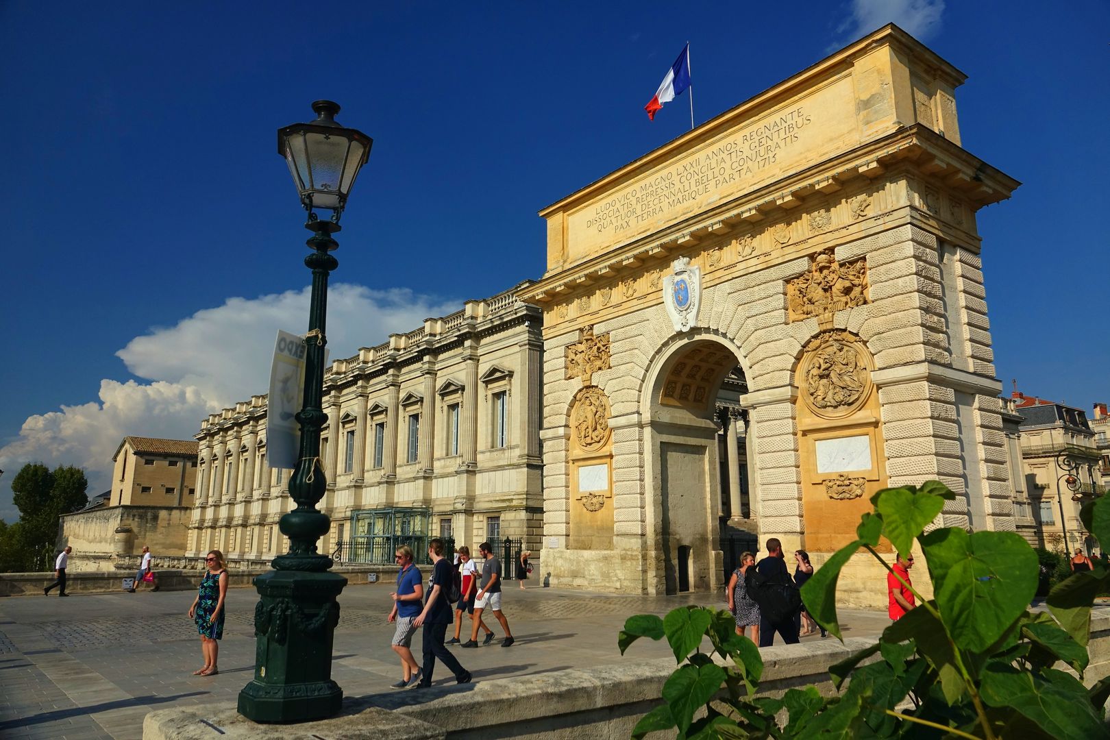 2018_08_13_Francie_Montpellier_Promenade du Peyrou_Vítězný oblouk