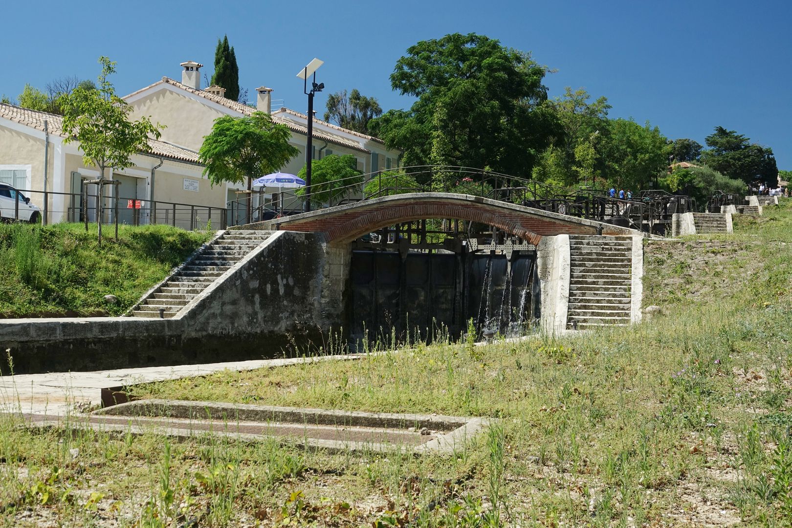 2018_08_15_Francie_Béziers_Canal du Midi_zdymadla ve Fonserannes_07