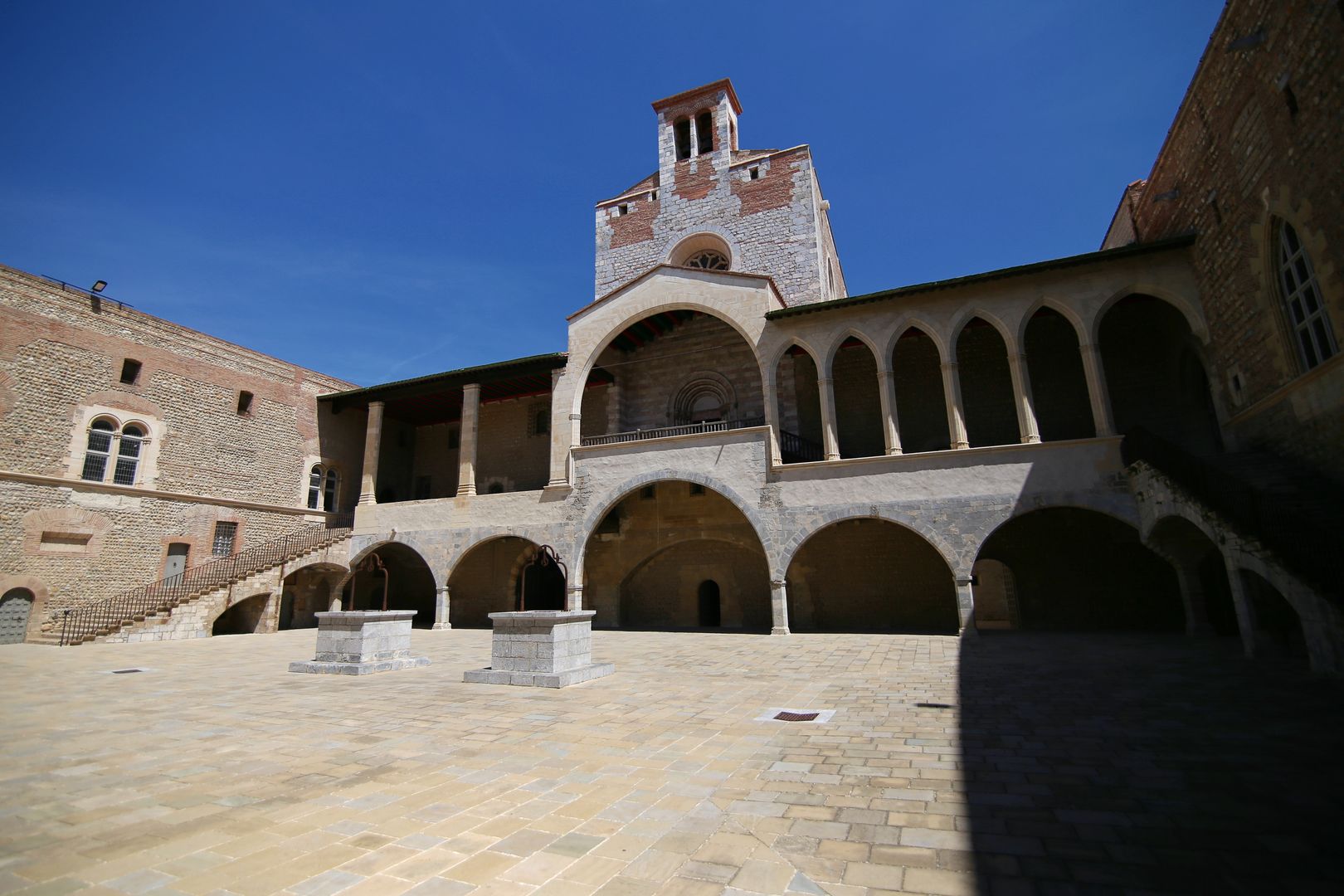 2018_08_16_Francie_Perpignan_palác mallorských králů (8)