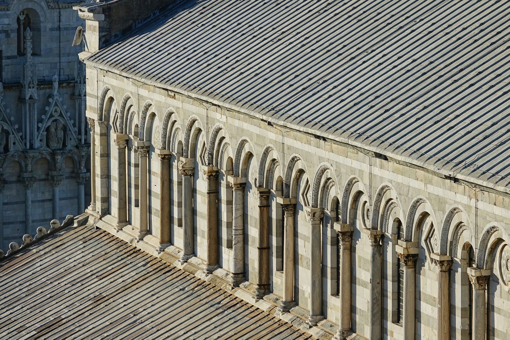 Pisa_Duomo di Pisa_exteriéry (8)