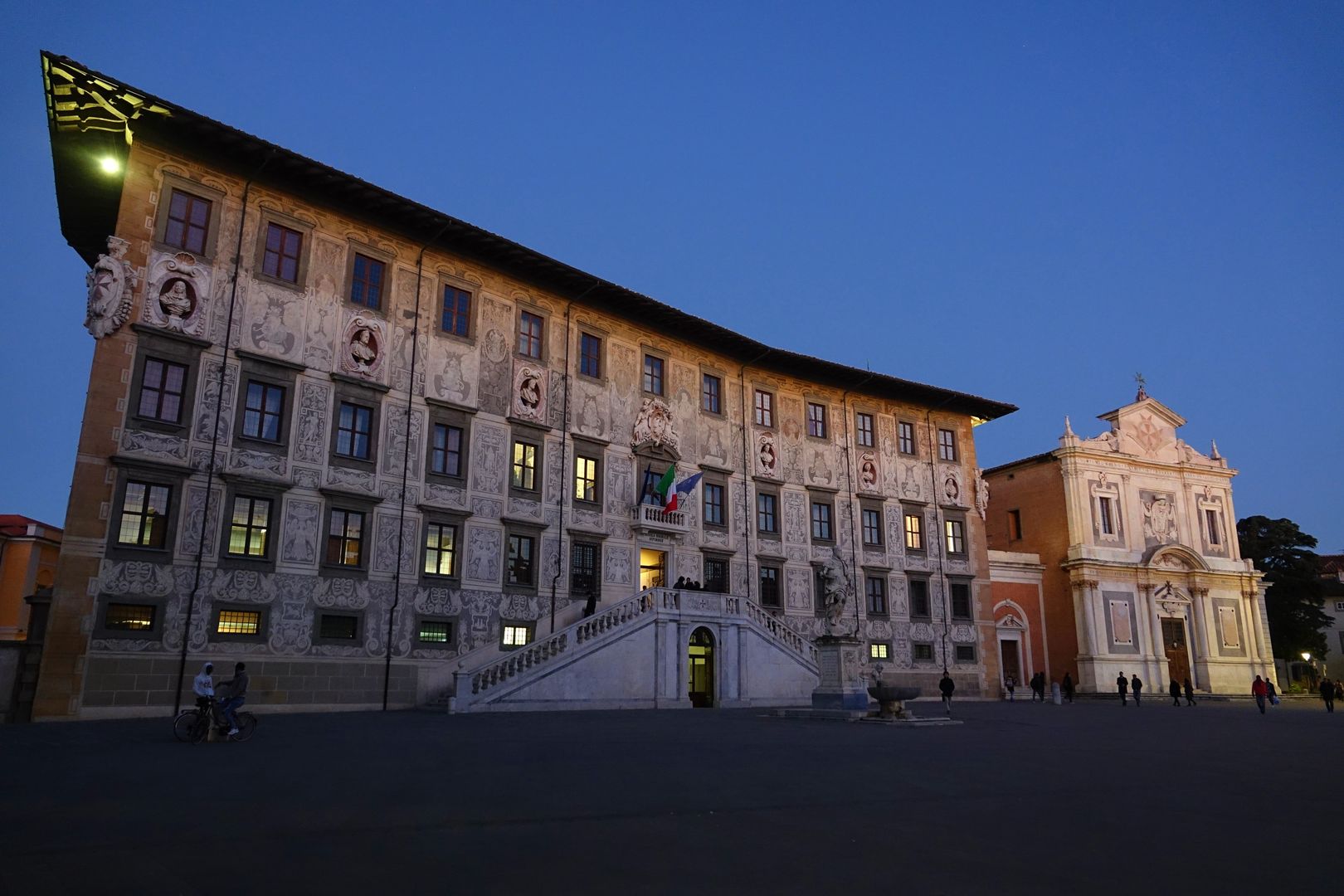 Pisa_Palác karavany