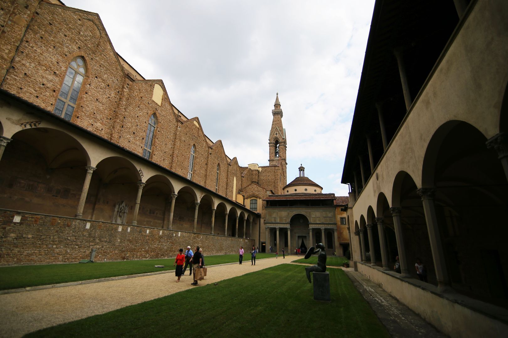 Florencie_bazilika Santa Croce_exteriér_pohled_Cappella Pazzi (2)