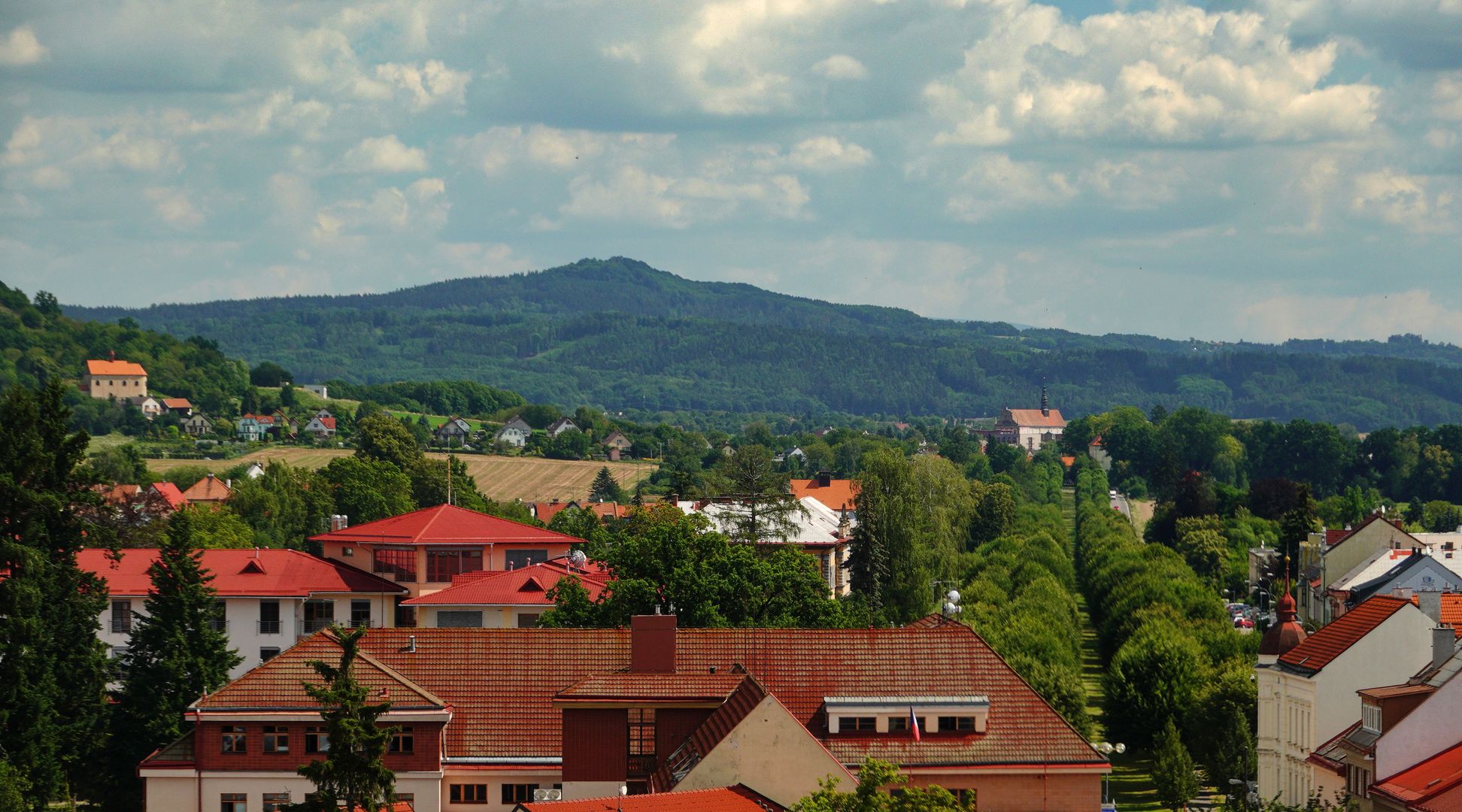 005_Jičín_Valdická brána_pohled k Valdicím