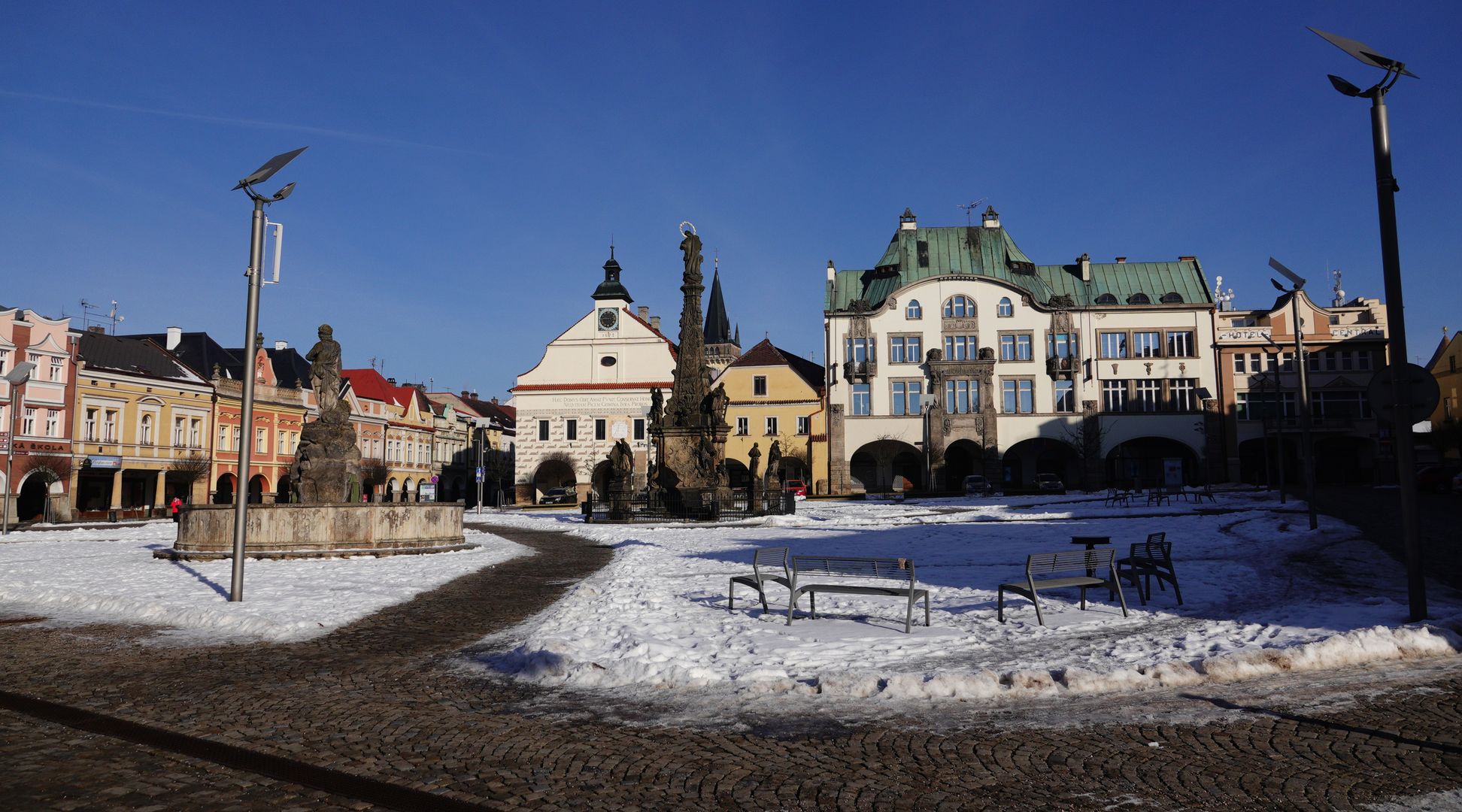 Ze Dvora Králové k přehradě Les Království (001)