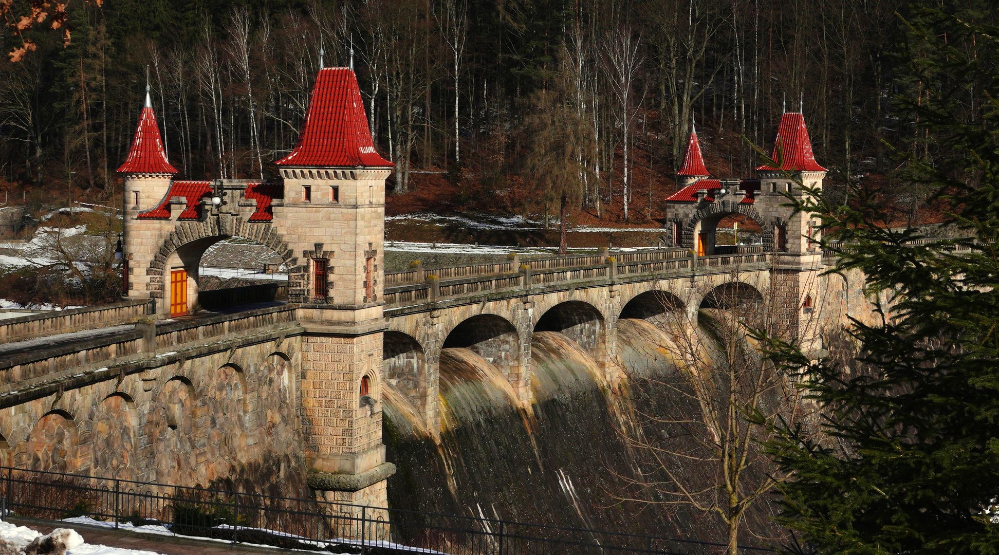 Ze Dvora Králové k přehradě Les Království (018)