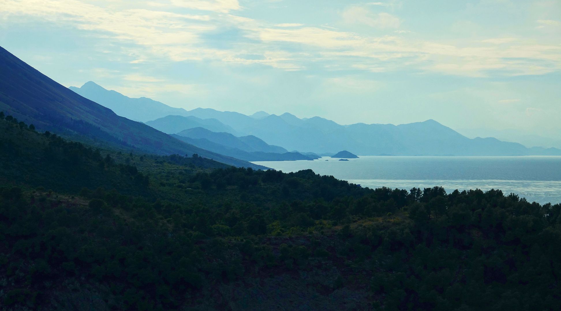 Albánie_Skadar_pevnost Rozafa_Skadarské jezero