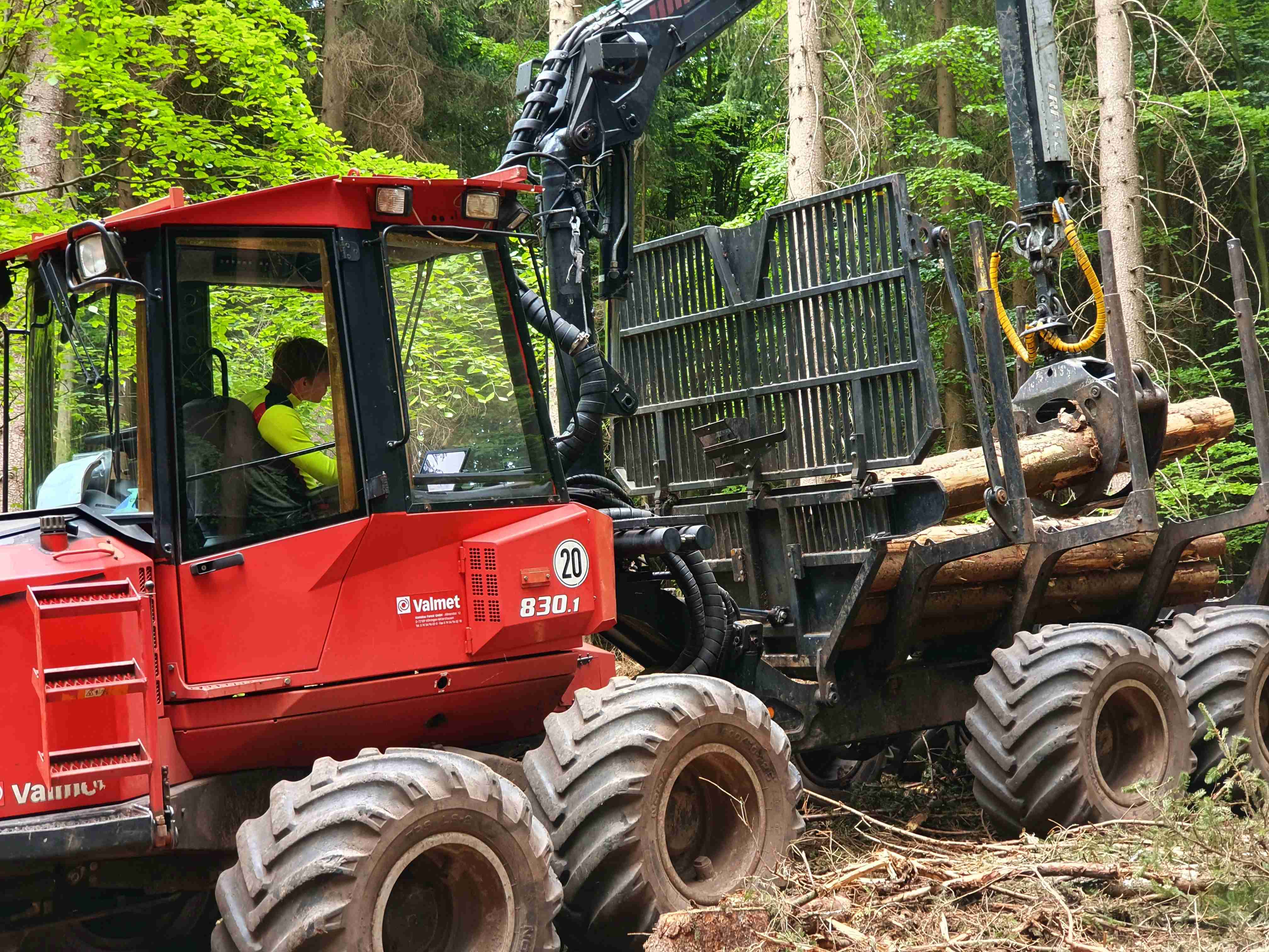 2023_06_Závěrečné zkoušky_obor Lesní mechanizátor_0013