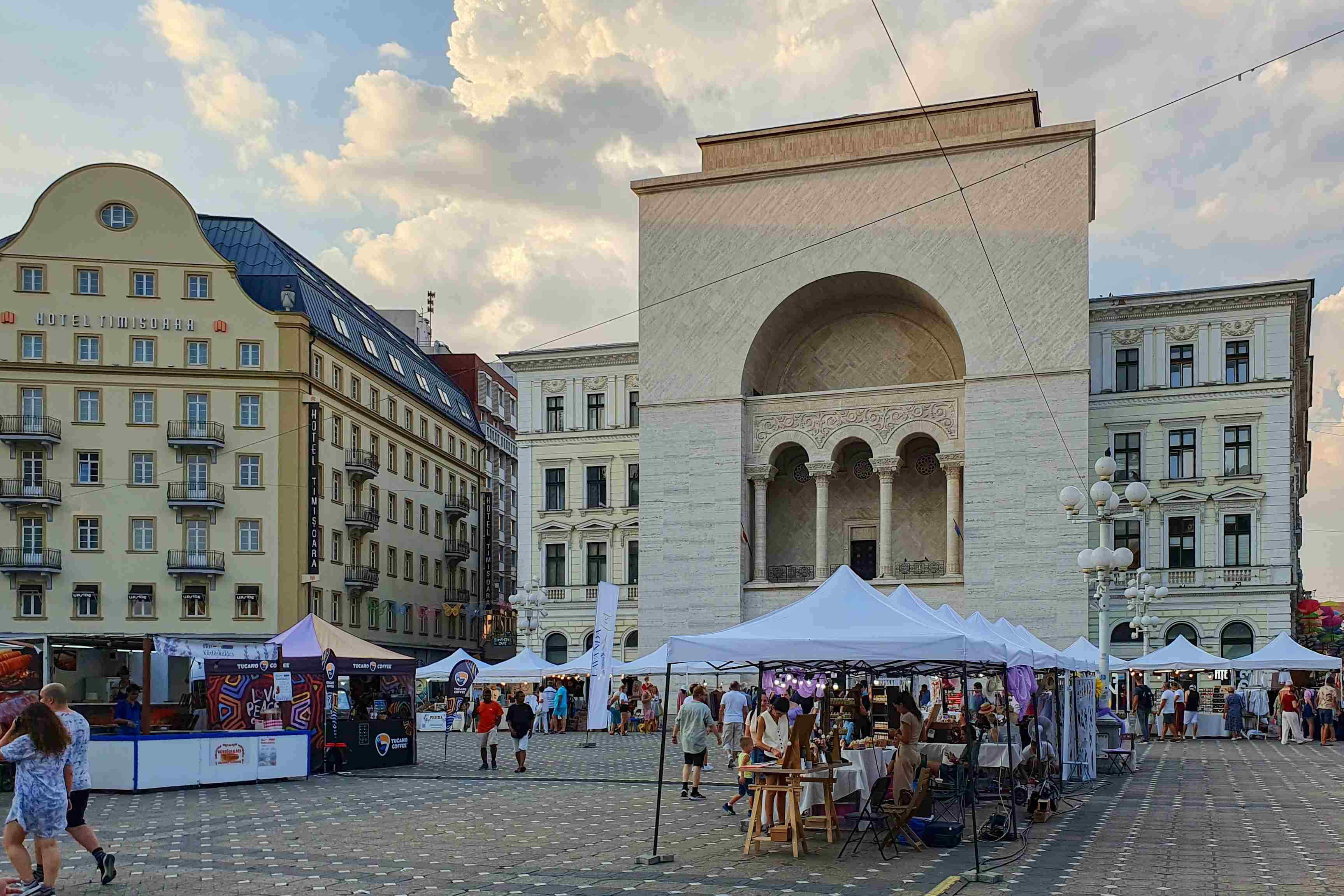 Temešvár_Vítězné náměstí_opera a národní divadlo (1_1)_result